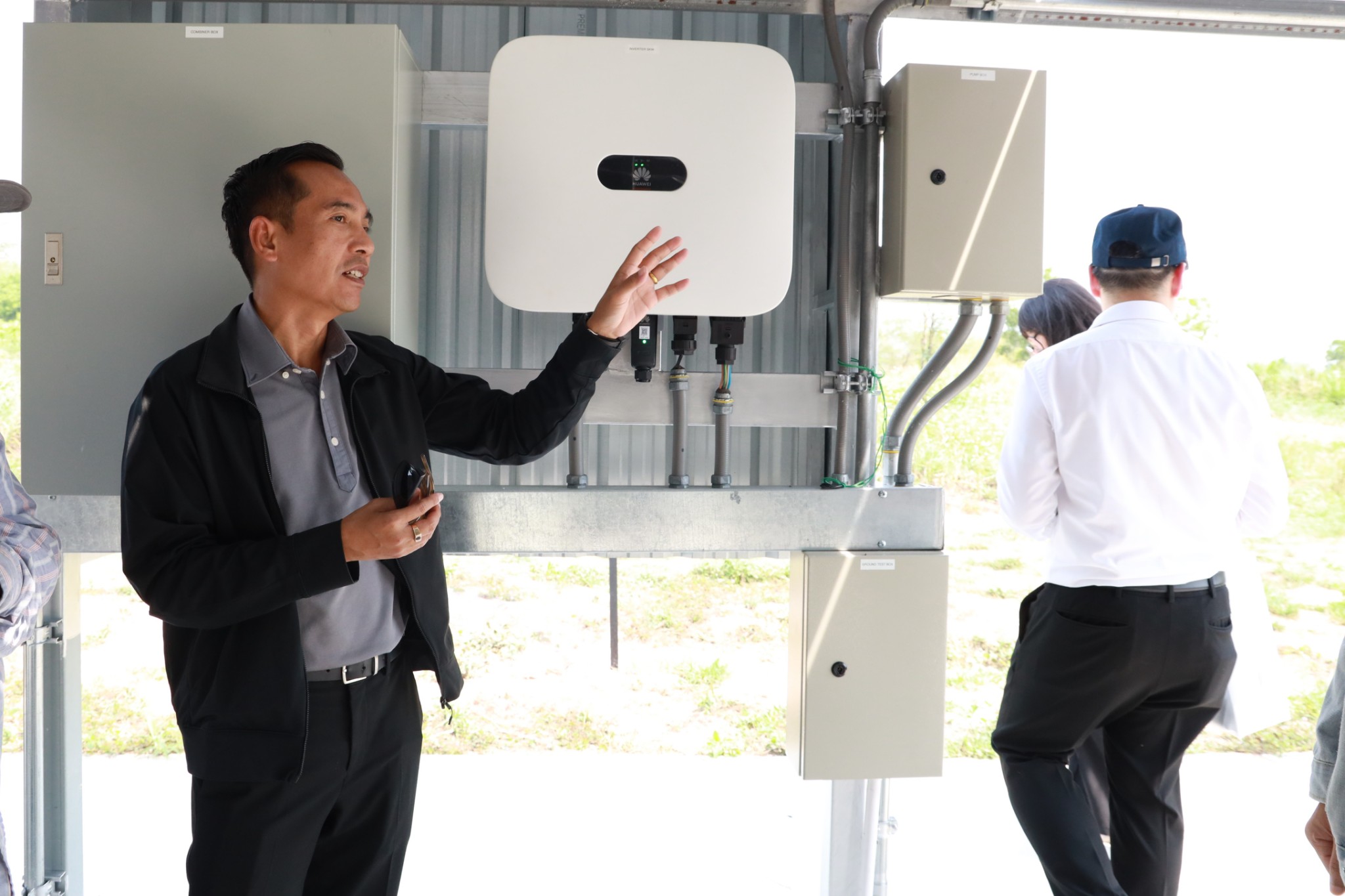 title - ส.ป.ก. ร่วมกับ TICA และ GIZ ลงพื้นที่โครงการนำร่องระบบสูบน้ำพลังงานแสงอาทิตย์เพื่อการเกษตรที่ยั่งยืนในเขตปฏิรูปที่ดิน ณ แปลงพื้นที่ คทช. จังหวัดชลบุรี